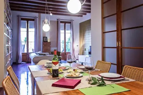 Rooms in Apartment Rambla Catalunya