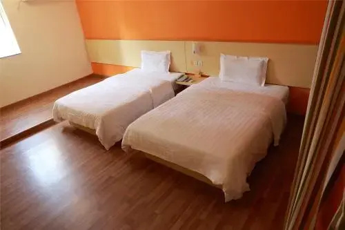 7 Days Inn Shenzhen Guomao Pengnian Branch