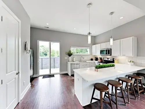2nd Ave S Townhouse D16 - 2 Br Townhouse