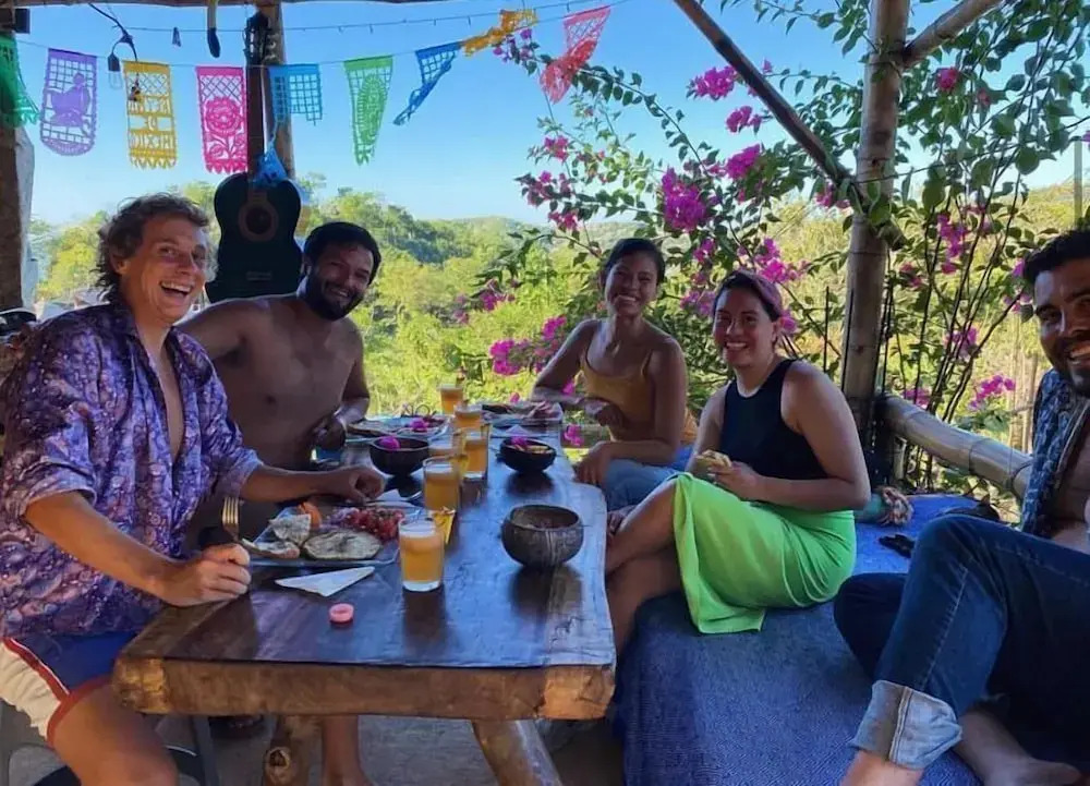 Bajo las Estrellas eco camp