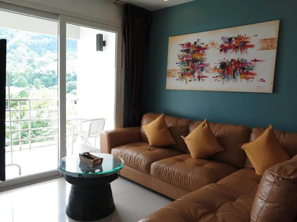 6-38 - 2 Bdr Condo With Balcony and Shared Pool