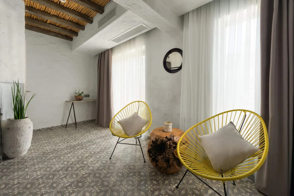 Elakati Luxury Boutique Hotel