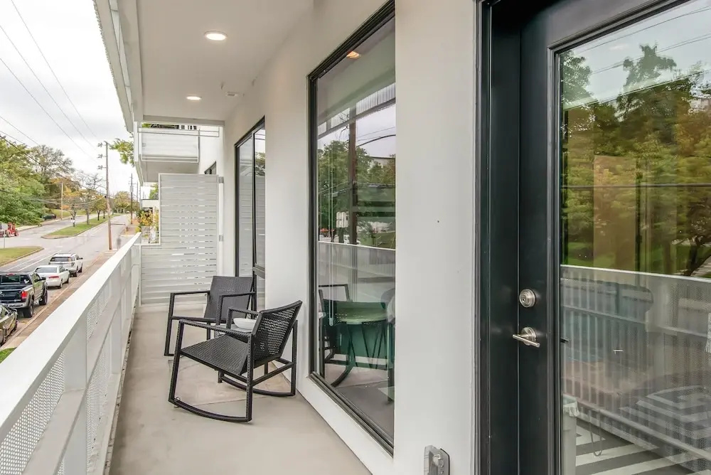 Illume Posh Resort Community Courtyard Pool 1 Bedroom Condo