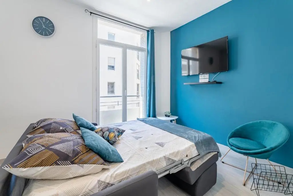 Appart entier avec 1 chambre, 4 personnes max+ internet(FIBRE) / Entire Flat with 1 bedroom, for 4 people max + internet (FIBER OPTIC)