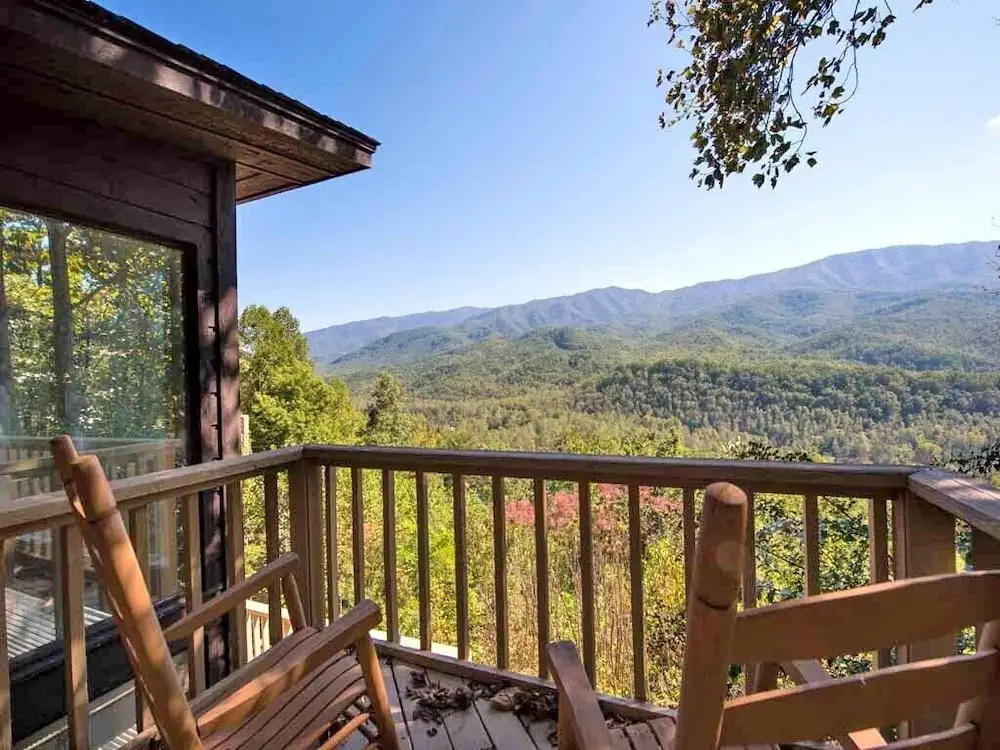 Woodshed 2 Bedroom Home with Mountain View