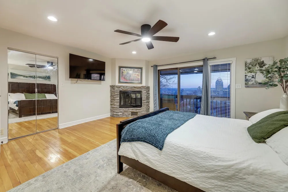 Cincinnati Home, Patio w/ Downtown Views