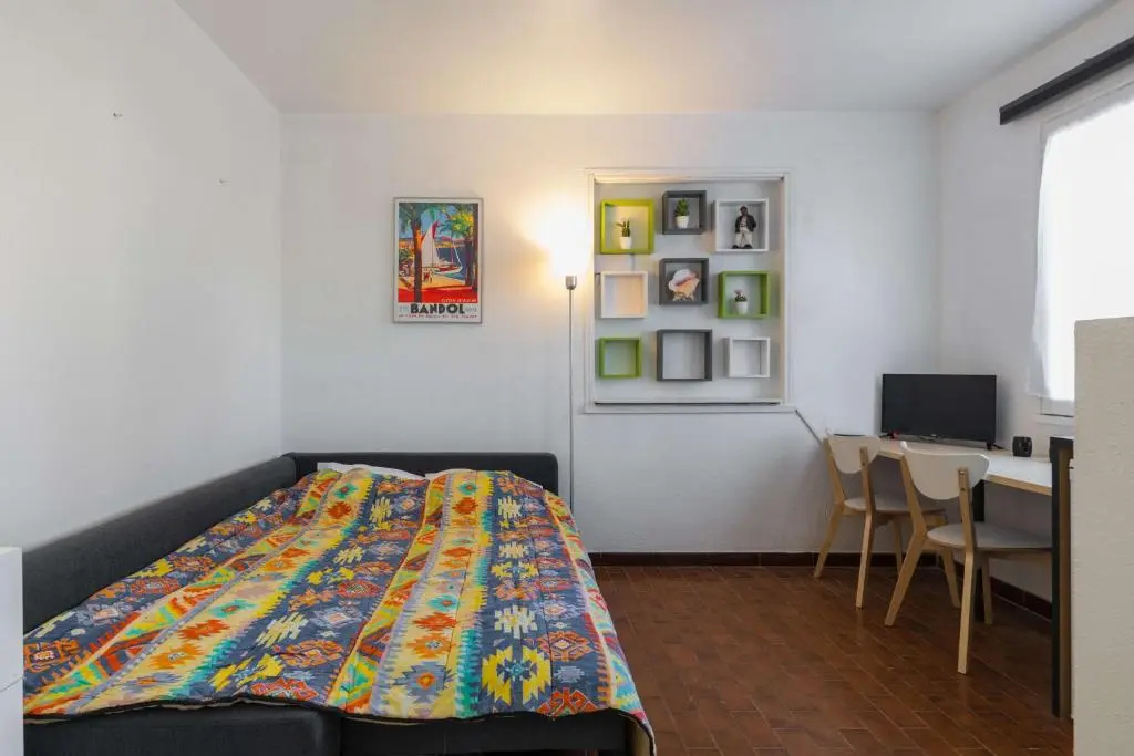 Comfortable studio with air-conditioning in Six-Fours-les-Plages - Welkeys