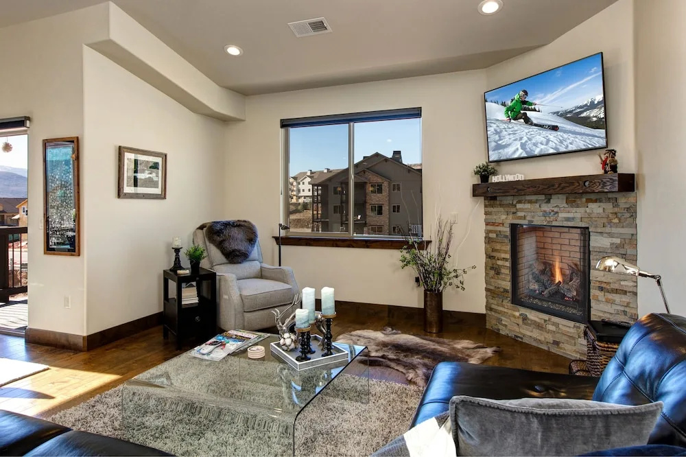 14345 North Buckhorn Trail Condo by RedAwning
