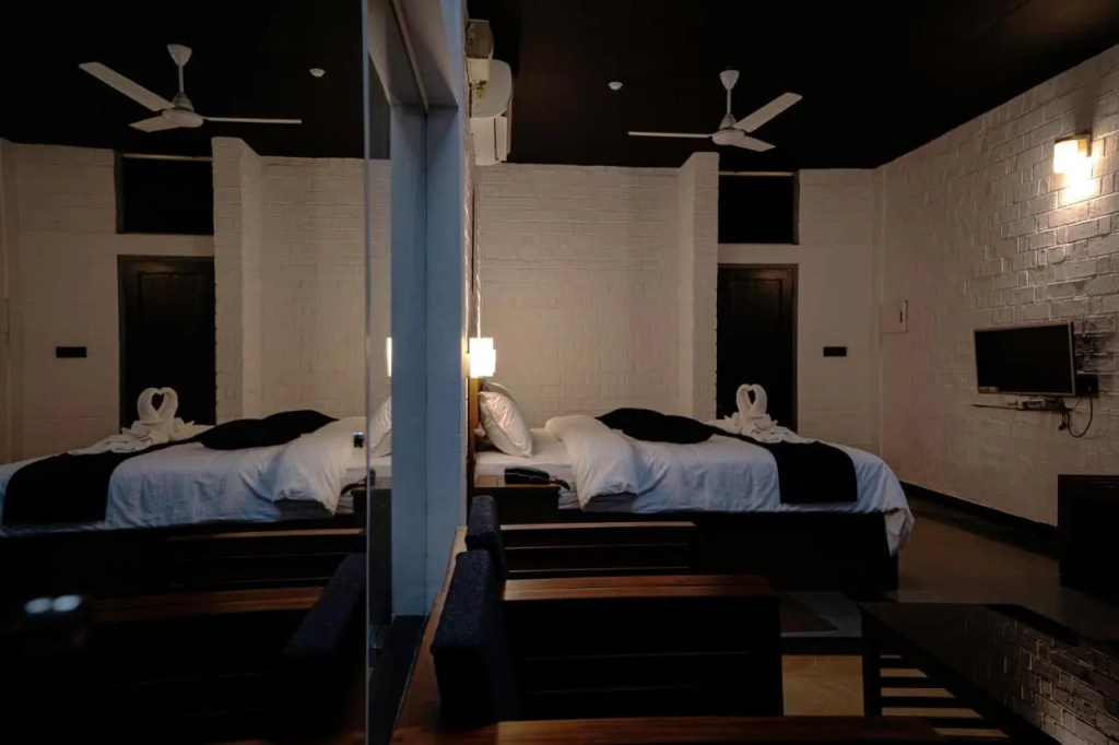 S RIVER RESORTS