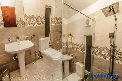 OYO 124 Clove Transit Hotel
