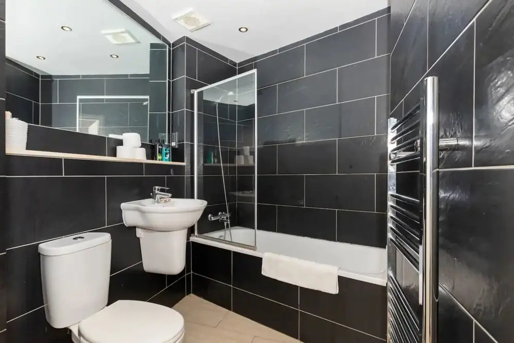 Radiant 2 Bedroom Apartment in East London