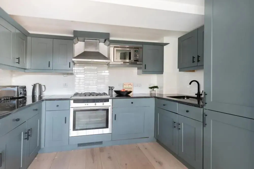 The Wapping Wharf - Modern Bright 2bdr Flat on the Thames With Parking