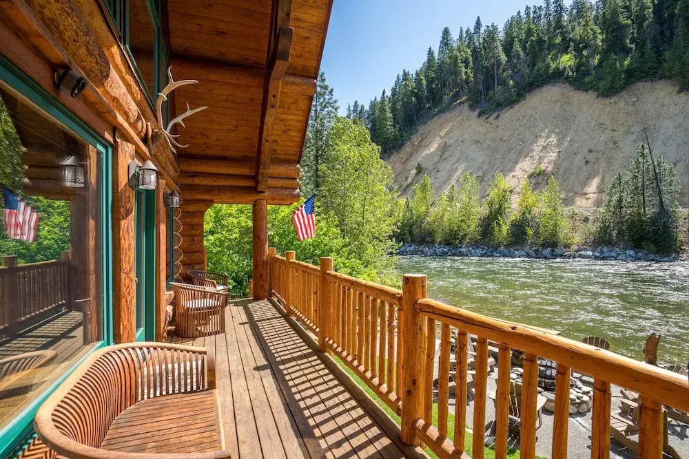 Moosehead Lodge 3 Bedroom Home by NW Comfy Cabins