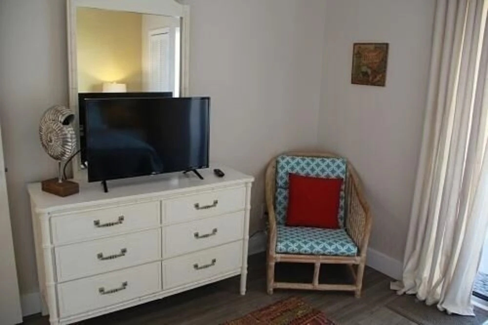 Sugar Beach 133 2 Bedroom Condo by Redawning