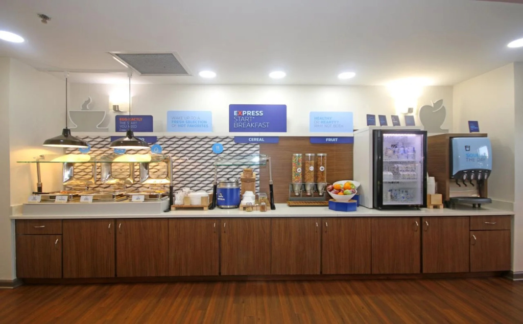 Holiday Inn Express Hotel & Suites Greensboro-East by IHG