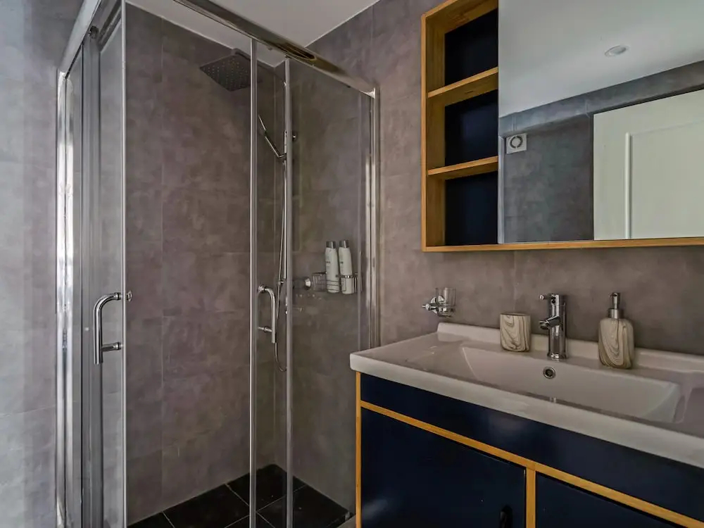 Sanders Center - Lovely Studio Apartment