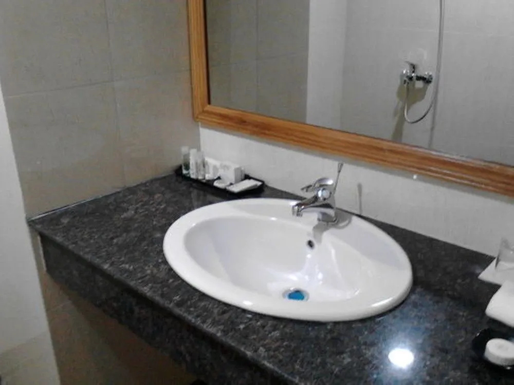 Silver Green Hotel