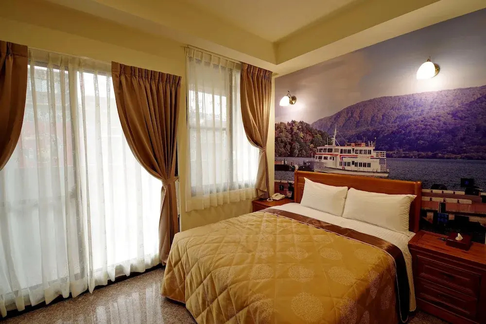 Lucky Hotel