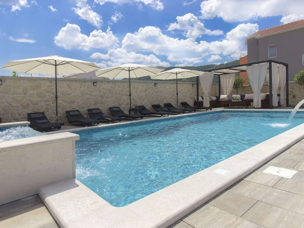 Grebastica Poolside Villa