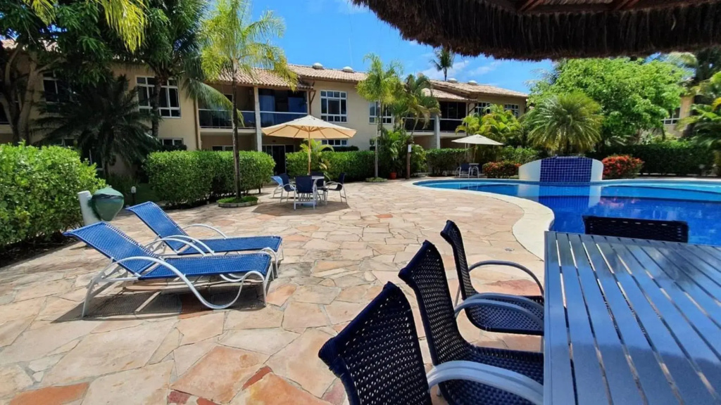 Duplex a 50 metros da praia com 4 quartos completo