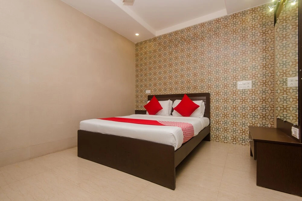 OYO 6371 Hotel Abrol