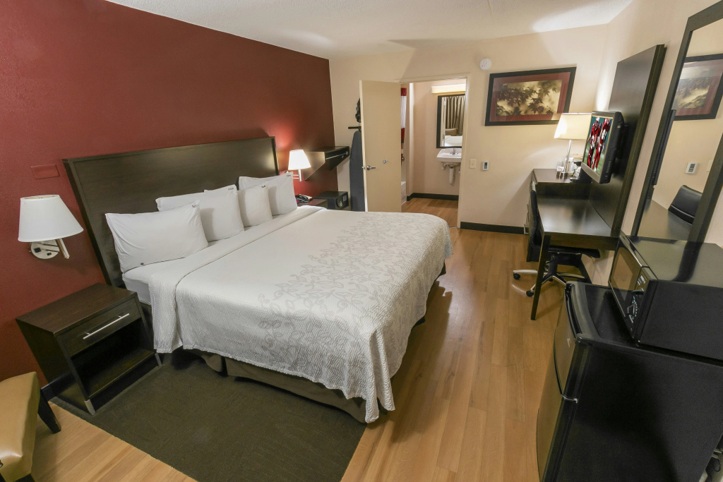 Red Roof Inn PLUS+ University at Buffalo - Amherst
