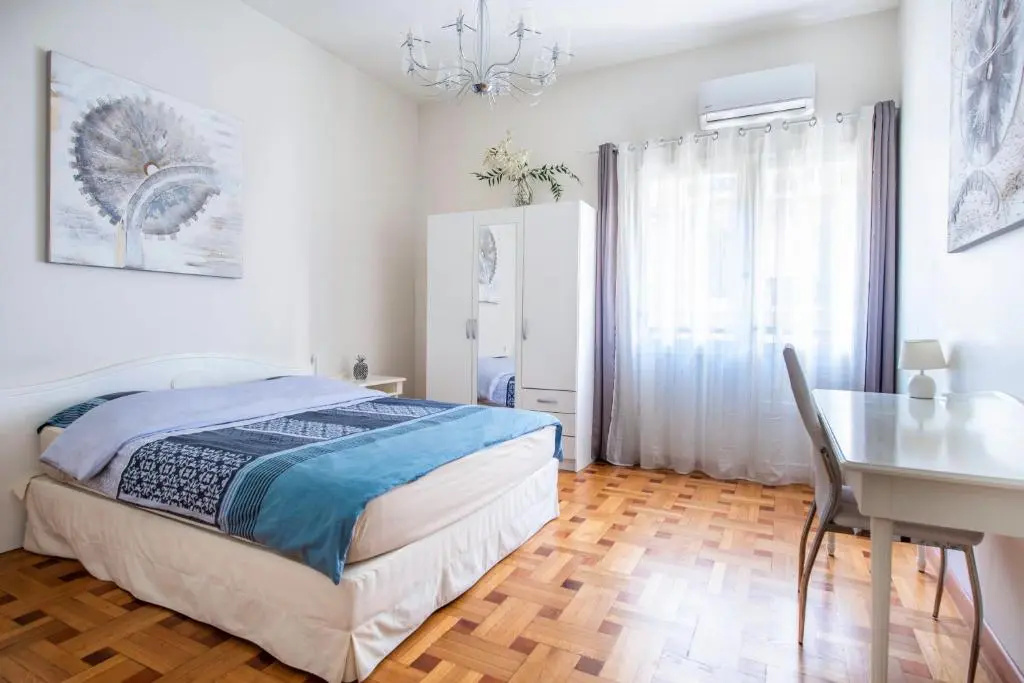 Notre Dame - Huge Sunny Modern 2br Flat - Terrace