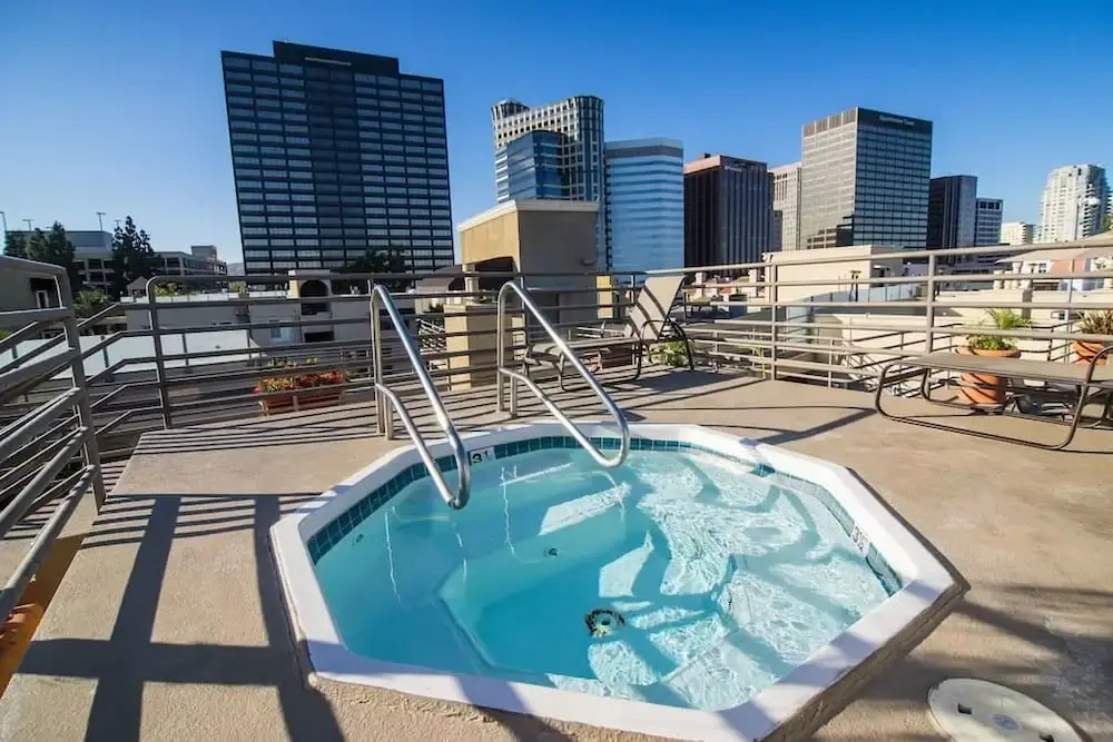 LA Westwood Deluxe Suites