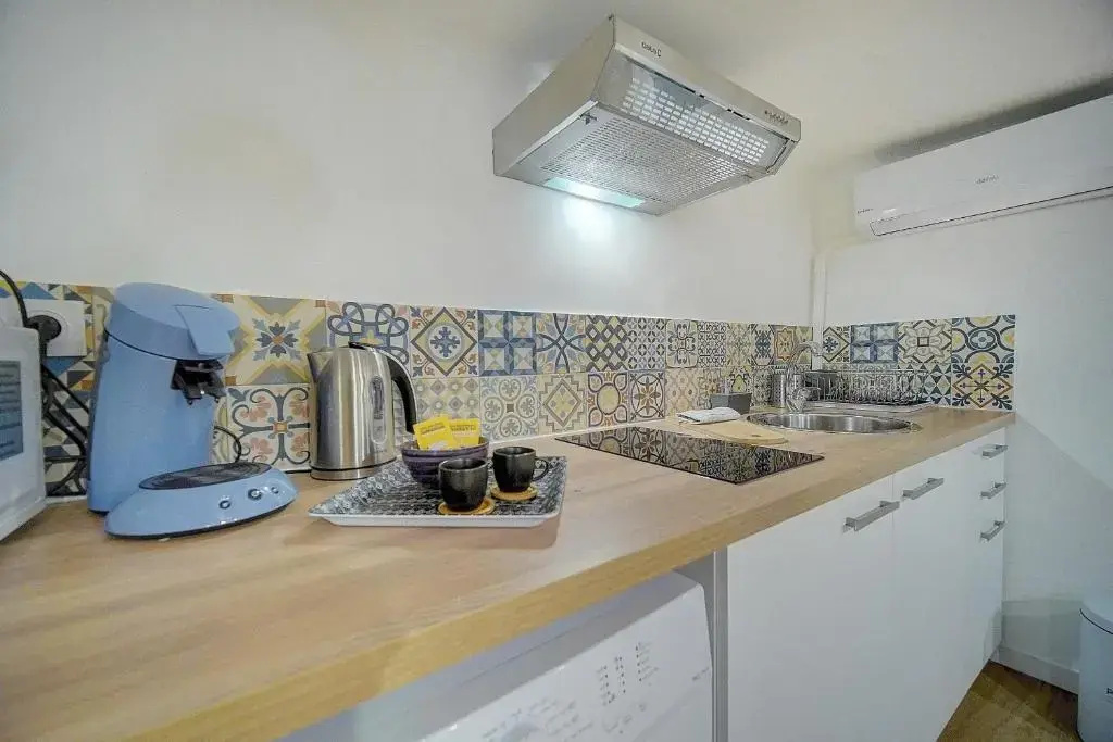 #31 Comfy place in the Old Town Balcony & AC 2Min to Beach