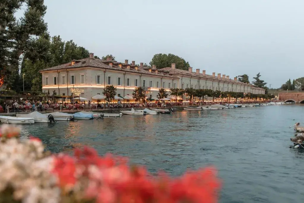 Pavillon Restaurant Cafè & Luxury Apartments