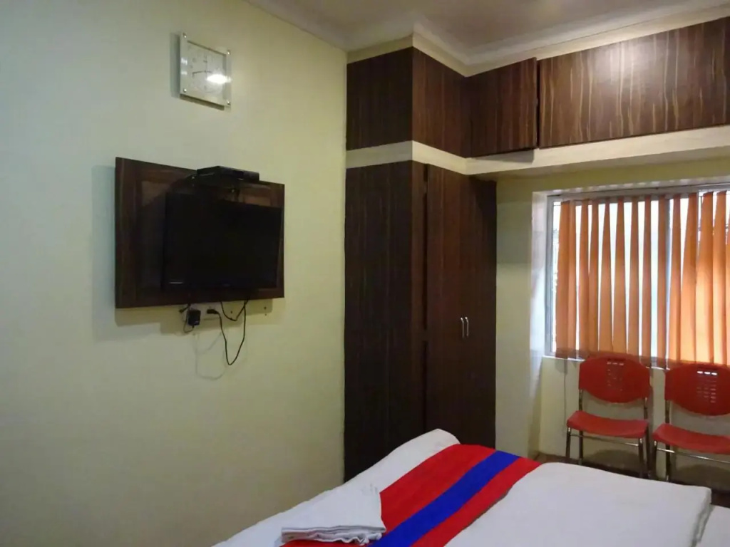 OYO Rooms Sealdah Near Entally Market
