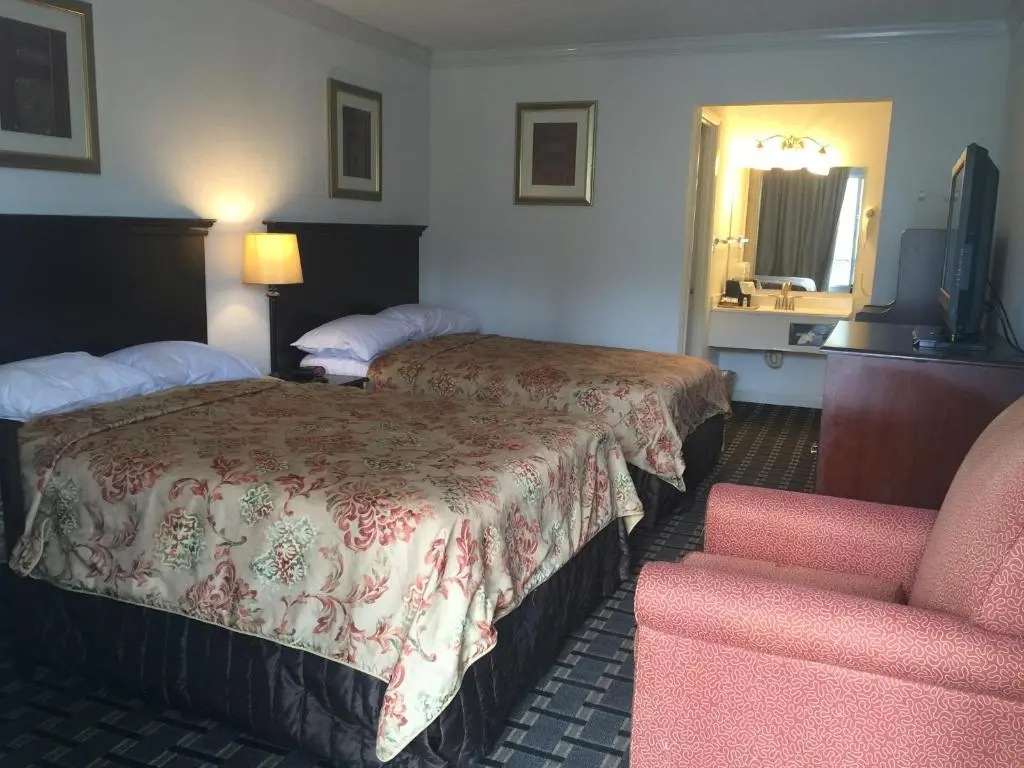 Houston Inn and Suites