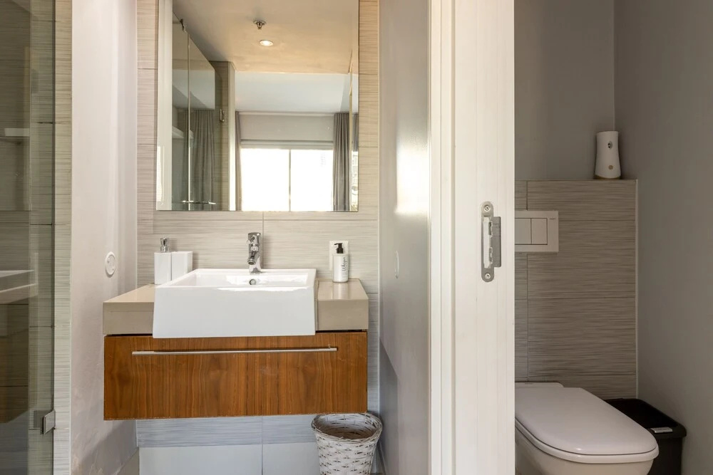 Experience Uninterrupted Comfort Fully Furnished 2br Flat Free From Loadsheding