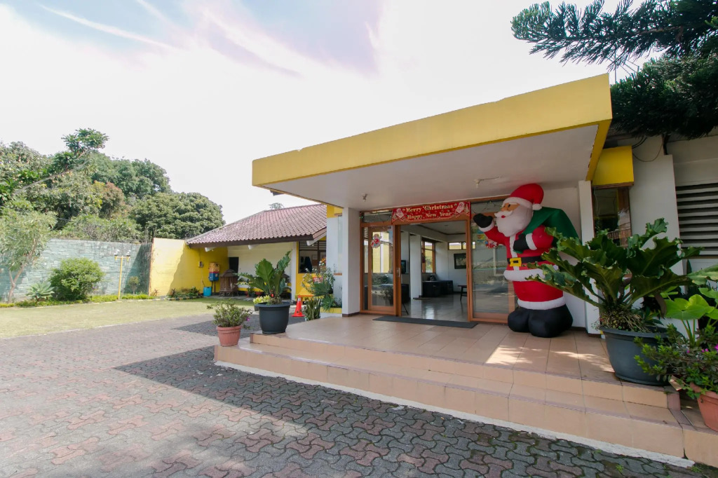 OYO 1996 Koneng Hotel