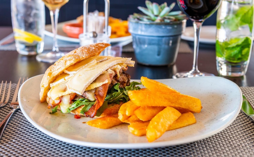 aha Harbour Bridge Hotel & Suites