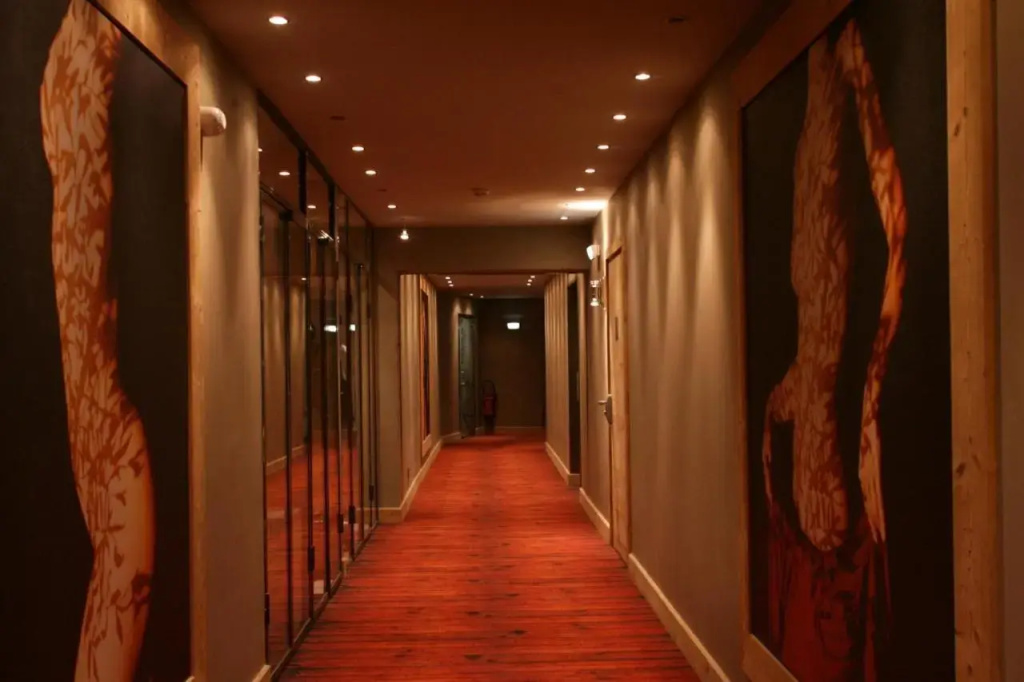 Hôtel Koh-I Nor by Les Etincelles