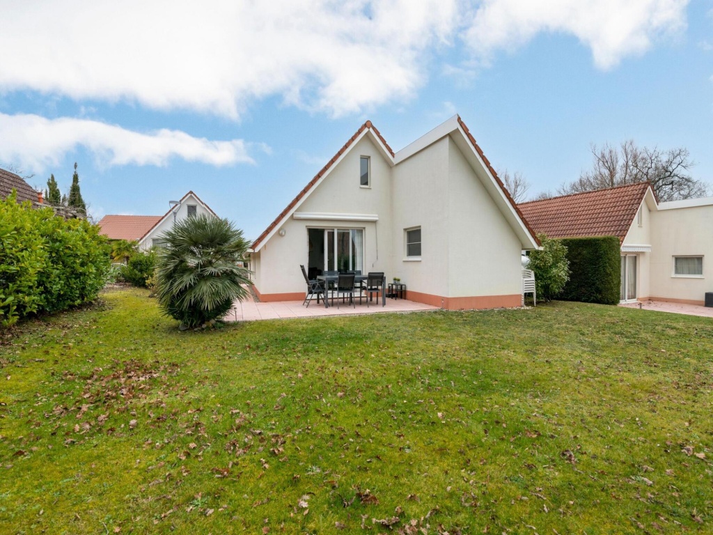 Attractive holiday home in Daumazan-sur-Arize with pool
