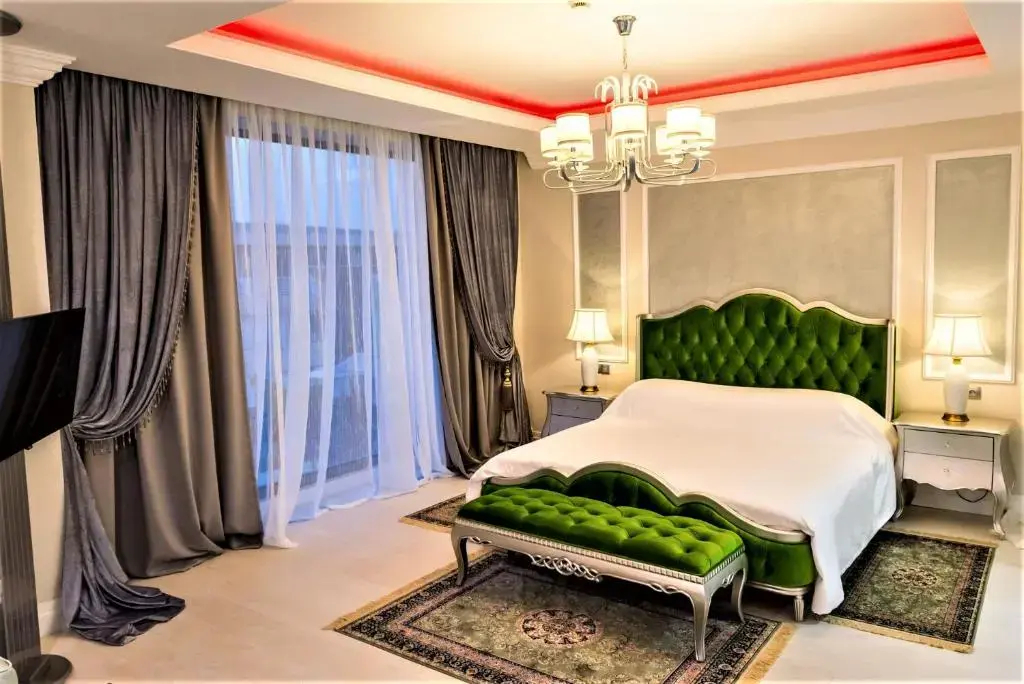 Phoenicia Royal