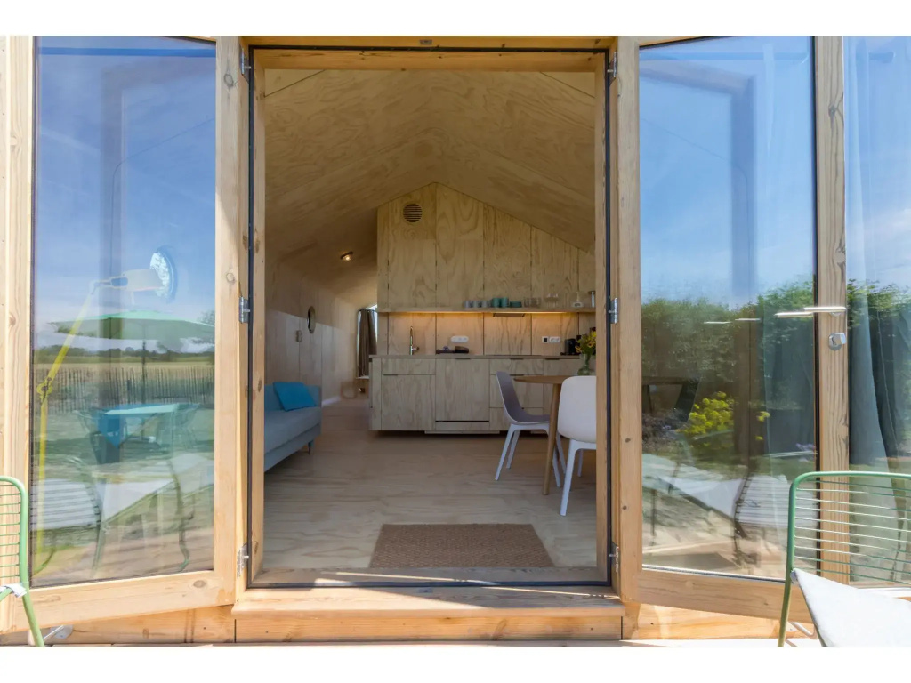 Tiny wrap house 'Woodpecker' on the edge of nature reserve and beach