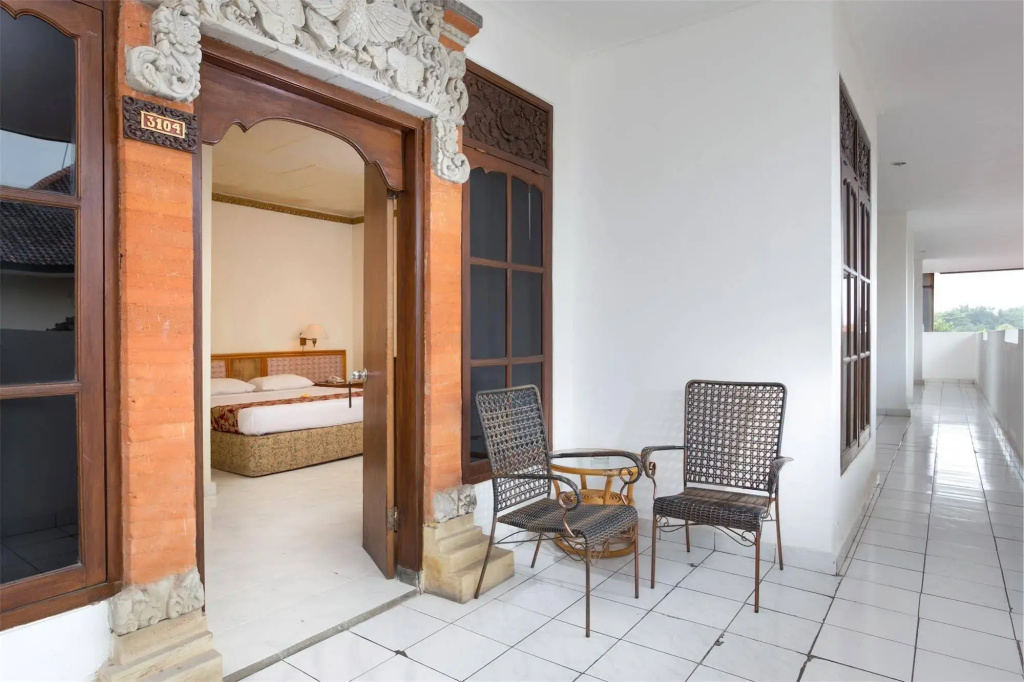 RedDoorz near Seminyak Beach
