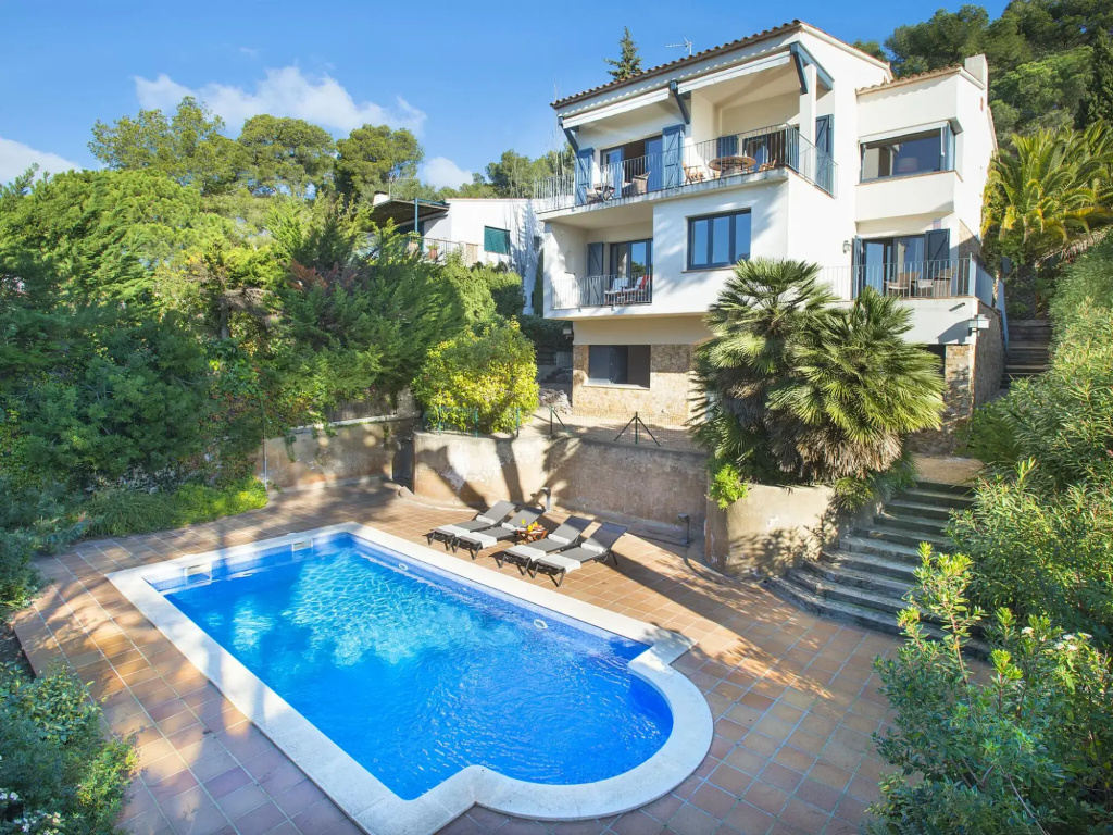 Magnificent house situated in Llafranc with a private pool