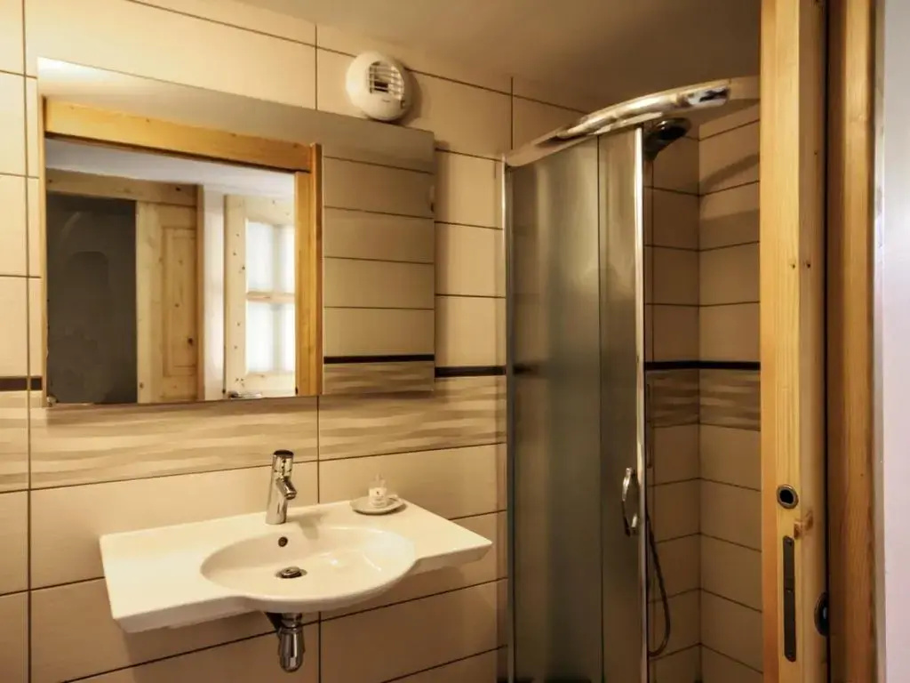 Gîte La Liesse avec 4 chambres, cheminée, jardin et animaux acceptés - FR-1-496-44