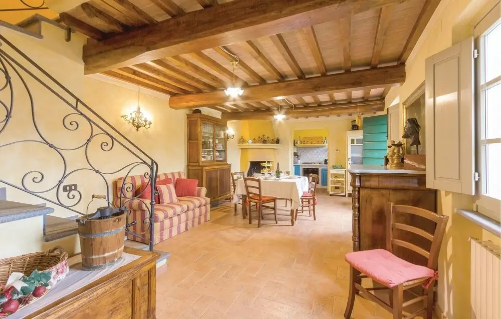 3 Bedroom Cozy Home In Camaiore Lu