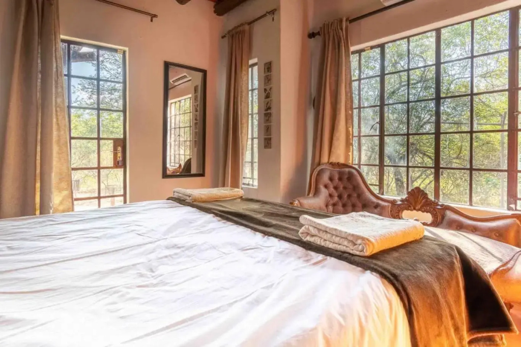 Mopani Manor