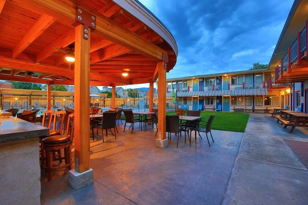 Bowmont Motel