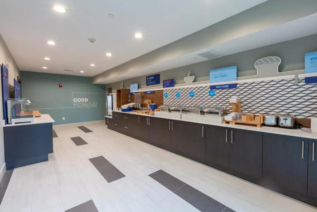 Holiday Inn Express & Suites Arlington North – Stadium Area by IHG