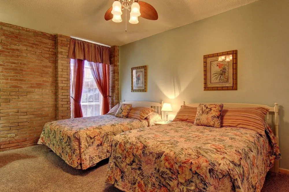 Channelview 215