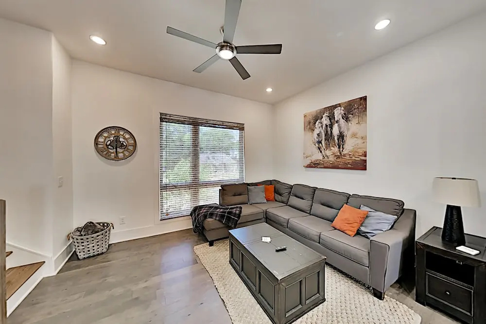 1050etln 3 Bedroom Townhouse