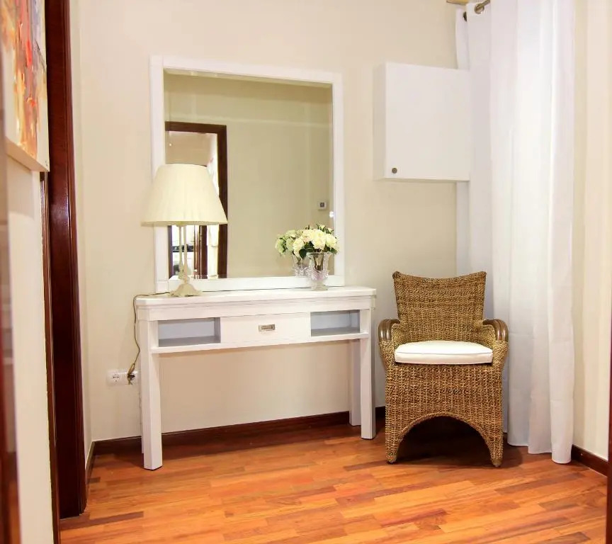 Classbedroom Fira Business Apartment