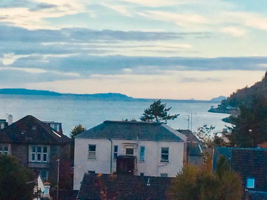 DUNOON - TOWN CENTRE HOLIDAY HOME APARTMENT